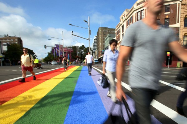 1920x1080_Oxford-St-rainbow-crossing-660x440