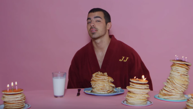 Joe Jonas gay Cameron Dallas shirtless