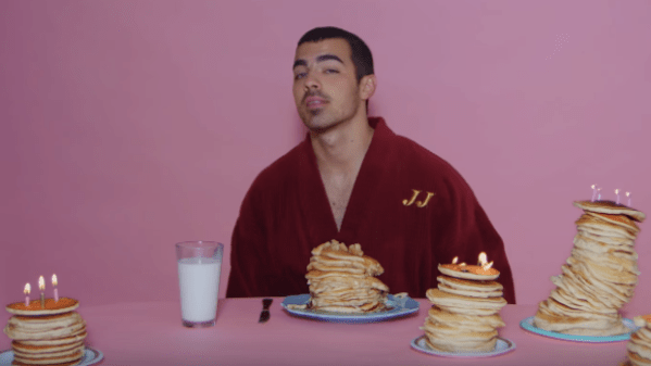 Joe Jonas gay Cameron Dallas shirtless